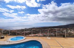 2-bedroom apartment 75 m² in Costa Adeje for 425,000 €