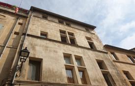Apartment – Arles, Bouches-du-Rhône, Provence - Alpes - Cote d'Azur, France for 330,000 € Apartment – Arles, Bouches-du-Rhône, Provence - Alpes - Cote d'Azur, France for 330,000 €
