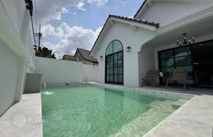 4-bedroom villa 220 m² in Pattaya for $193,000