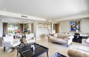 5-bedroom villa 573 m² in Marbella for 1,990,000 €