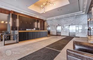 2-bedroom apartment in Blue Jays Way for C$1,187,000