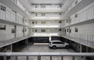 2-bedroom apartments in condo 95 m² in Miami Beach for $299,000
