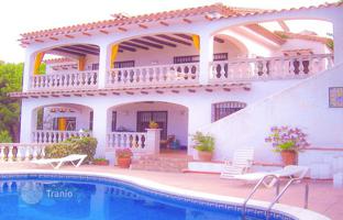 Two-storey villa with a large garden, a swimming pool and a panoramic sea view near the beach, in a quiet area of LLoret de Mar, Spain for 1,020,000 €