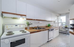 6-bedroom apartment in Etobicoke for C$760,000