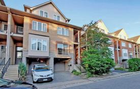 Terraced house – Scarborough, Toronto, Ontario,  Canada for C$960,000