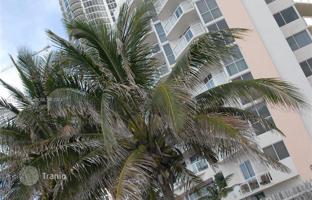 1-bedroom apartments in condo 80 m² in Collins Avenue for $590,000