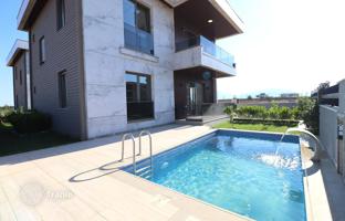 4-bedroom villa 293 m² in Döşemealtı for 25,821,000 TRY