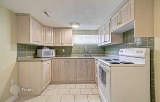 10-bedroom house in North York for C$2,105,000