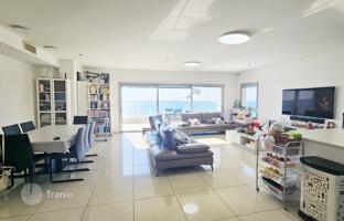 4-bedroom apartment 240 m² in Netanya for $1,900,000