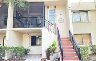 2-bedroom apartments in condo 114 m² in Weston for $309,000