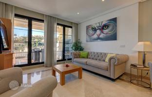 3-bedroom apartment 105 m² in Benahavis for 385,000 €