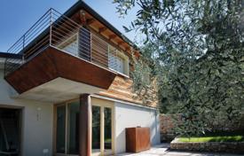 Cozy villa with a garden, not faw from the lake, Bardolino, lake Garda, Italy for 1,100,000 €