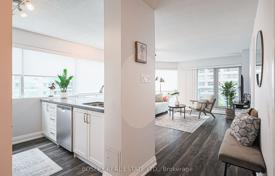 Apartment – Queens Quay West, Old Toronto, Toronto,  Ontario,   Canada for C$877,000