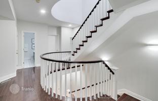 9-bedroom townhouse in Old Toronto for 1,687,000 €