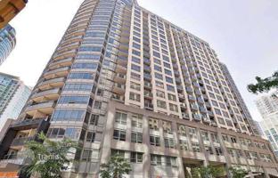 3-bedroom apartment in Blue Jays Way for C$1,275,000