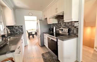 8-bedroom house in Scarborough for C$1,746,000