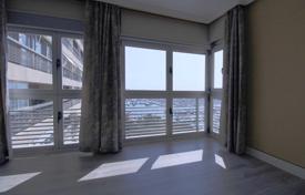 Spacious flat with sea view and marina, Alicante, Spain for 690,000 €