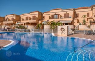 4-bedroom cottage 244 m² in Costa Adeje for 825,000 €