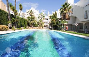 2-bedroom penthouse 180 m² in Marbella for 500,000 €