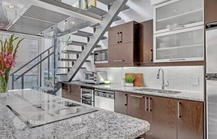 4-bedroom apartment in The Esplanade for C$1,032,000