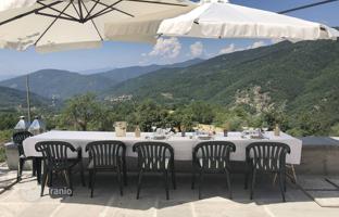 5-bedroom villa 315 m² in Fivizzano for 895,000 €