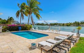 Comfortable villa with a backyard, a pool, a jacuzzi and a relaxation area, Miami Beach, USA for $3,099,000