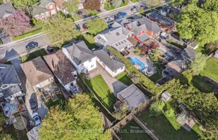 7-bedroom house in Etobicoke for C$1,377,000