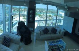 Furnished two-bedroom apartment on the first line of the ocean in Miami Beach, Florida, USA for 726,000 €