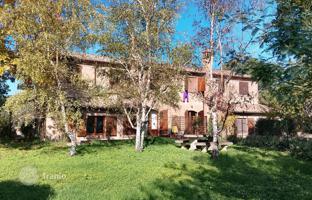 6-bedroom villa 630 m² in Siena for 880,000 €