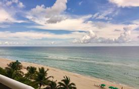 Furnished flat with ocean views in a residence on the first line of the beach, Sunny Isles Beach, Florida, USA for $1,255,000