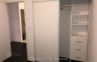 5-bedroom apartment in Bathurst Street for C$1,049,000