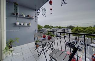 2-bedroom apartments in condo 71 m² in Miami for $275,000