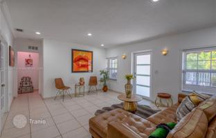 5-bedroom house 181 m² in Miami for $765,000