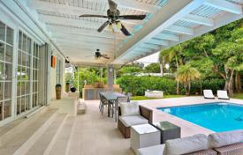 Spacious villa with a garden, a backyard, a pool, a summer kitchen, a sitting area and a terrace, Coral Gables, USA for $1,199,000