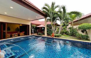 4-bedroom villa 250 m² in Pattaya for $283,000