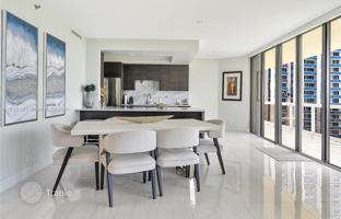 3-bedroom apartments in condo 213 m² in Aventura for $1,400,000