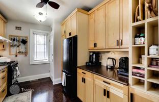 12-bedroom house in Church Street for C$1,513,000