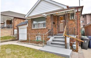 6-bedroom house in York for C$1,074,000