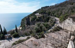 Land plot 1,580 m² in Reževići for 1,050,000 €