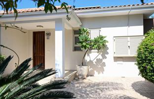 3-bedroom villa 450 m² in Mesa Chorio for 895,000 €