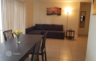 2-bedroom apartments in condo 92 m² in Pembroke Pines for $265,000