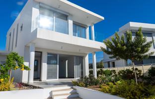 3-bedroom villa in Coral Bay for 972,000 €
