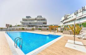 Furnished penthouse with ocean views in El Medano, Tenerife, Spain for 285,000 €