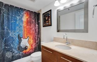 3-bedroom apartments in condo 144 m² in Sunrise for $530,000