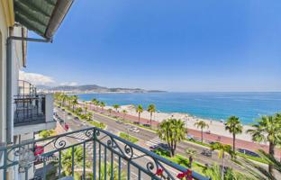 Sunny apartment with sea views in a historic building, Promenade des Anglais, Nice, Côte d'Azur, France for 430,000 €
