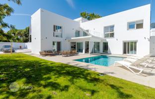 6-bedroom villa 366 m² in Marbella for 1,895,000 €