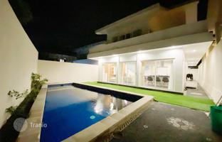 4-bedroom villa 226 m² in South Kuta for $213,000