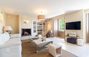 2-bedroom apartment in Mougins for 549,000 €