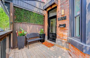 8-bedroom townhouse in Sackville Street for C$2,477,000