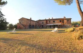 Traditional stone villa in Siena, Tuscany, Italy for 2,600,000 €